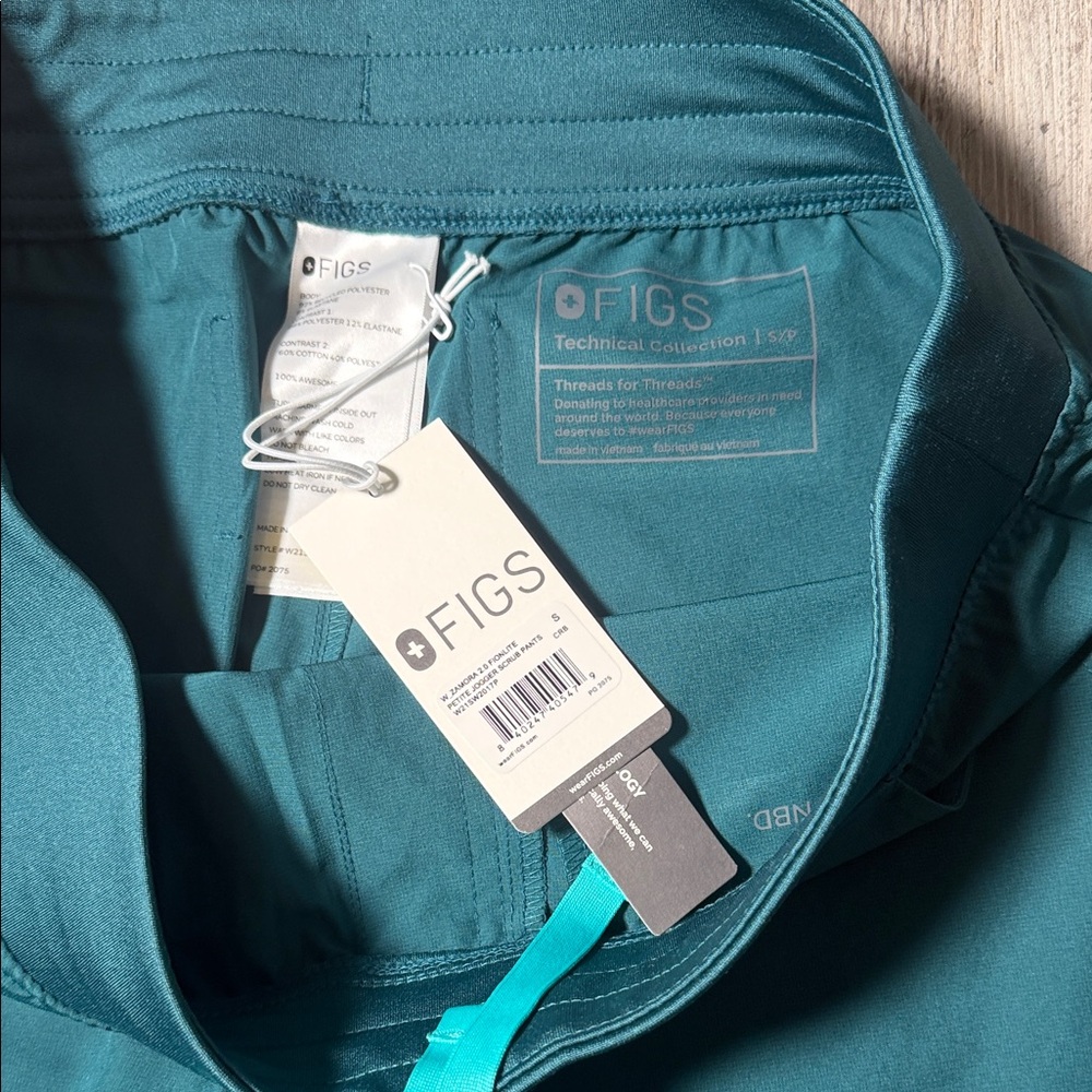 Figs Women BRAND NEW petite pants Caribbean Blue - Picture 2 of 5